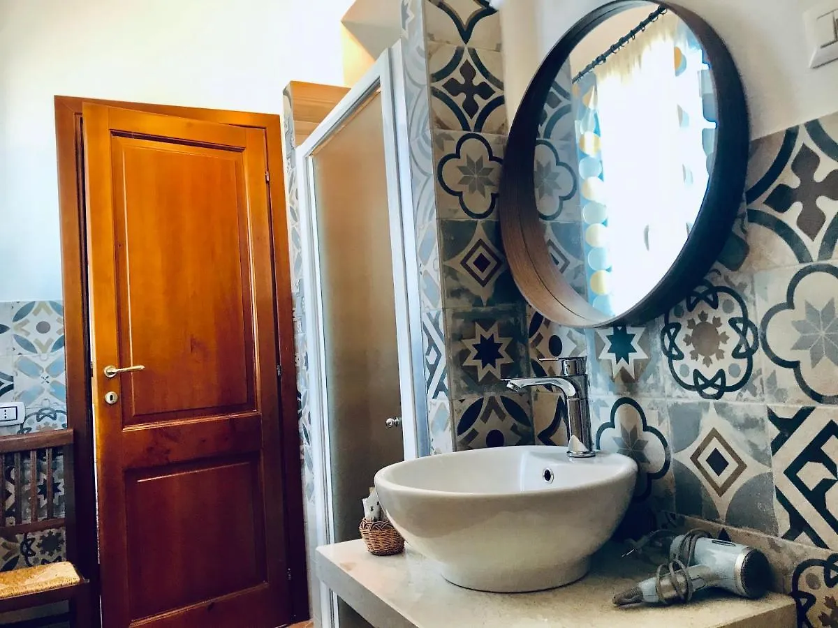 Casa Bea B&B 토르톨리 0*,  이탈리아